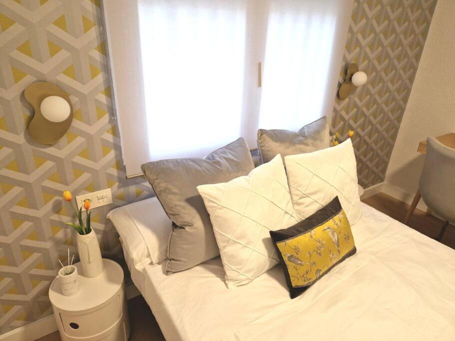 Apartamento Plaza Cervantes Apartment Jaen Luaran gambar