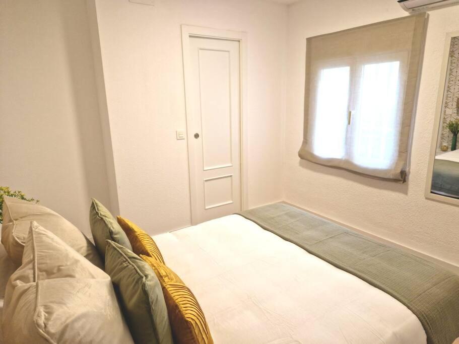 Apartamento Plaza Cervantes Apartment Jaen Luaran gambar