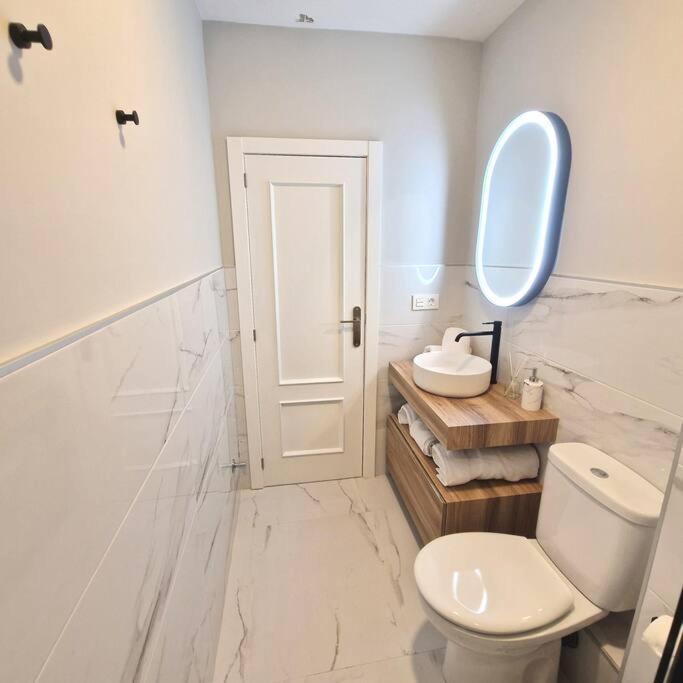 Apartamento Plaza Cervantes Apartment Jaen Luaran gambar
